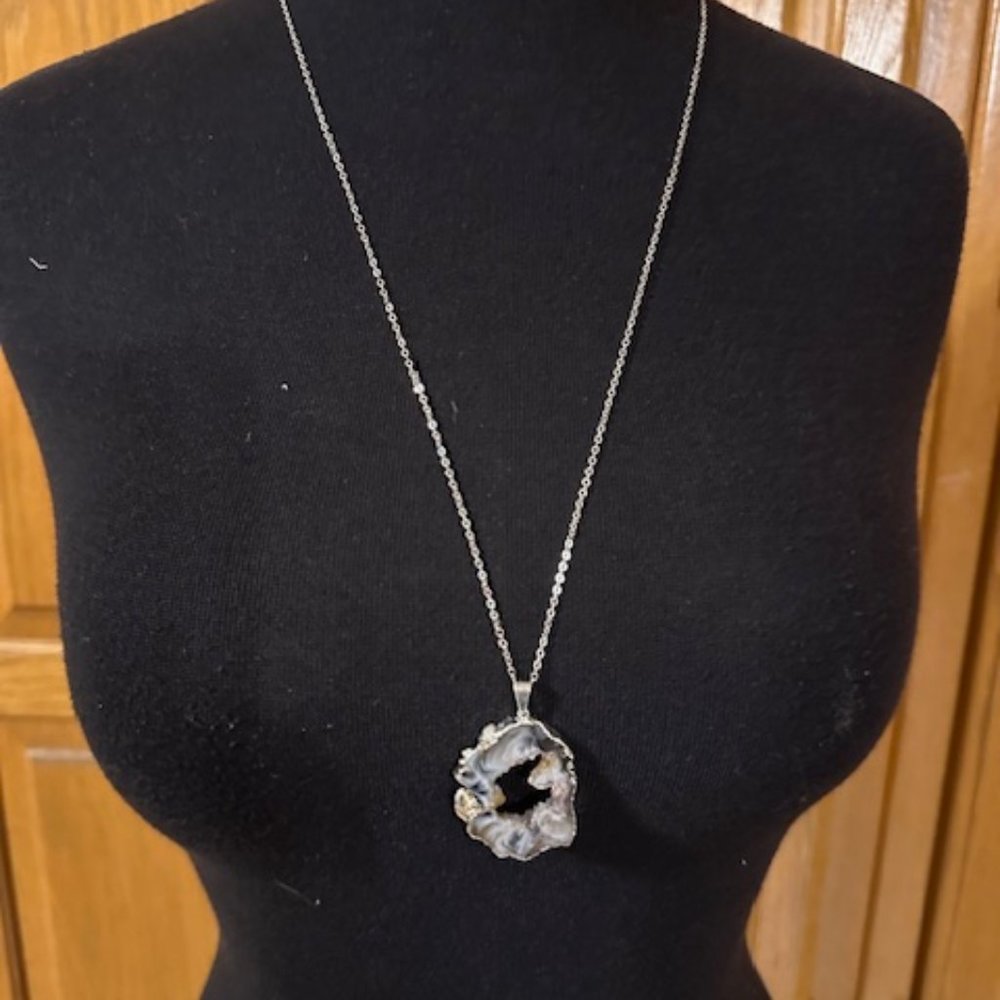 Grey Druzy Pendant Necklace - Picture 2 of 9